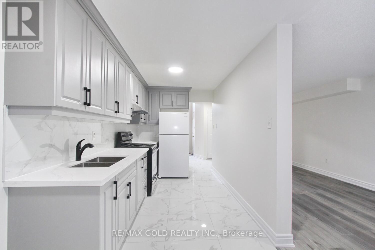 96 Lauraglen Crescent, Brampton (Fletcher's Creek South), Ontario  L6Y 5A6 - Photo 15 - W12451327