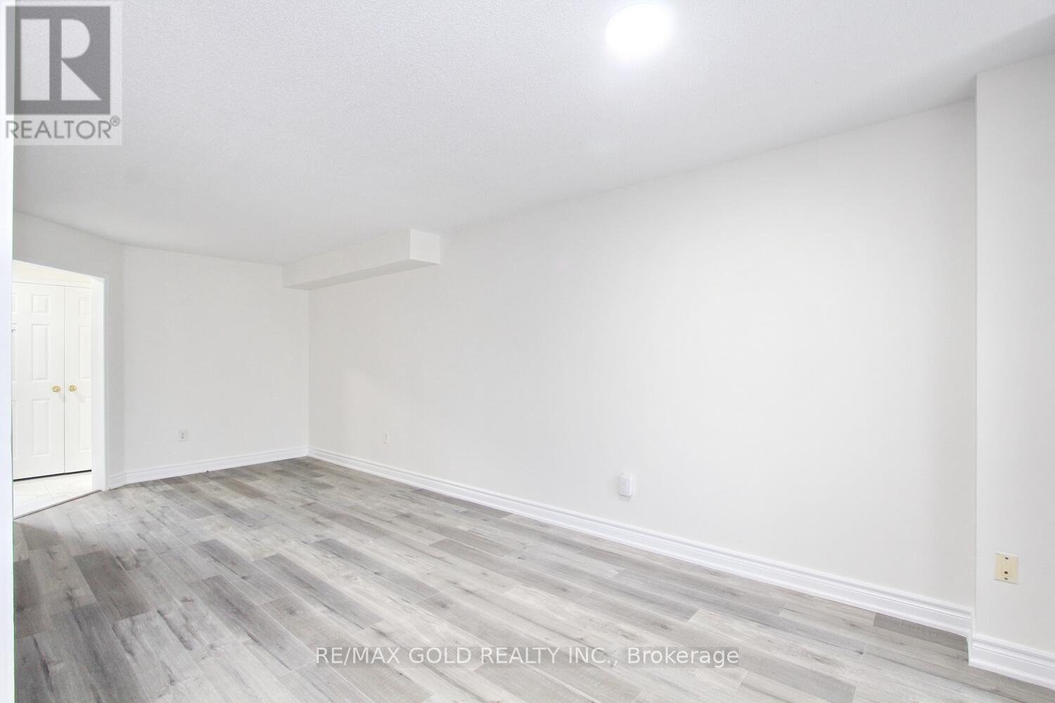 96 Lauraglen Crescent, Brampton (Fletcher's Creek South), Ontario  L6Y 5A6 - Photo 16 - W12451327