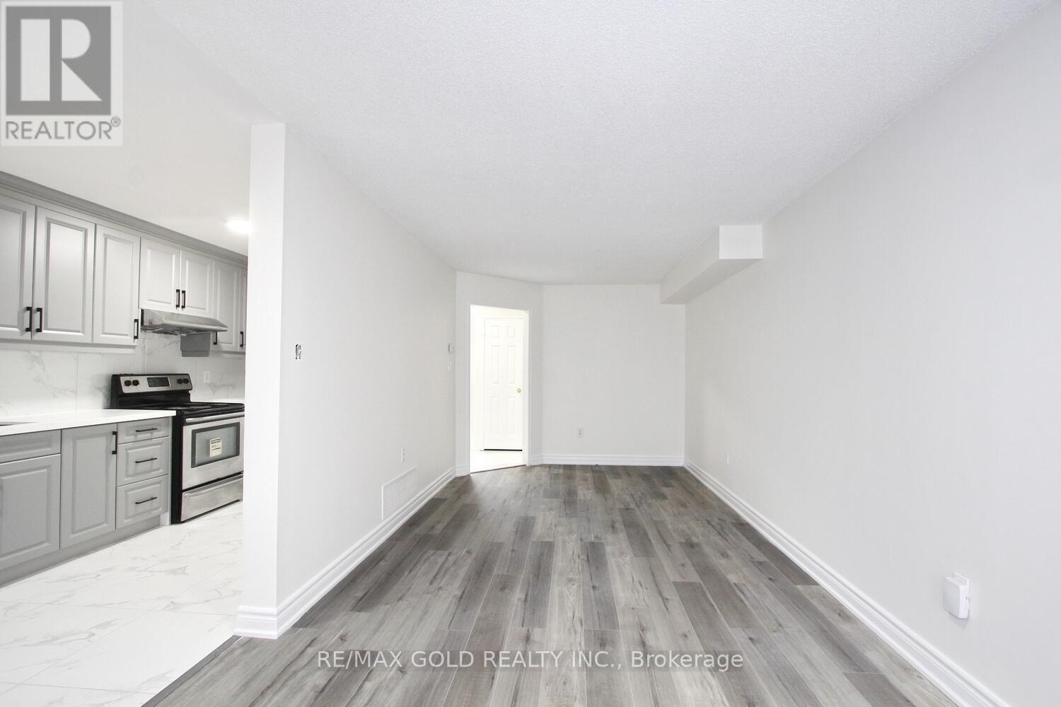 96 Lauraglen Crescent, Brampton (Fletcher's Creek South), Ontario  L6Y 5A6 - Photo 17 - W12451327