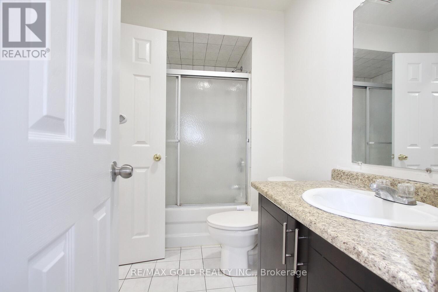 96 Lauraglen Crescent, Brampton (Fletcher's Creek South), Ontario  L6Y 5A6 - Photo 23 - W12451327