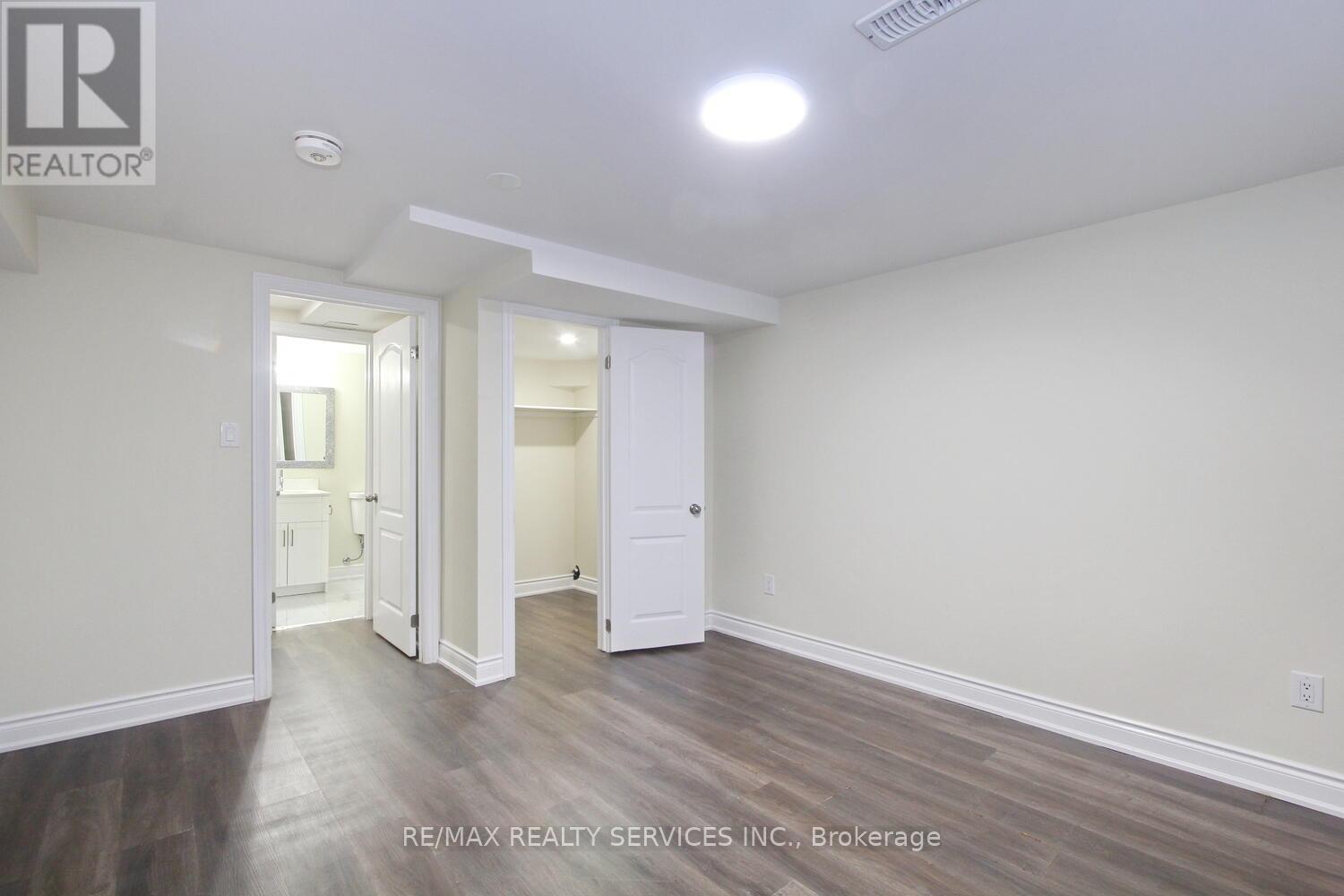 32 Sanford Crescent, Brampton (Northwood Park), Ontario  L6X 2C3 - Photo 41 - W12451329