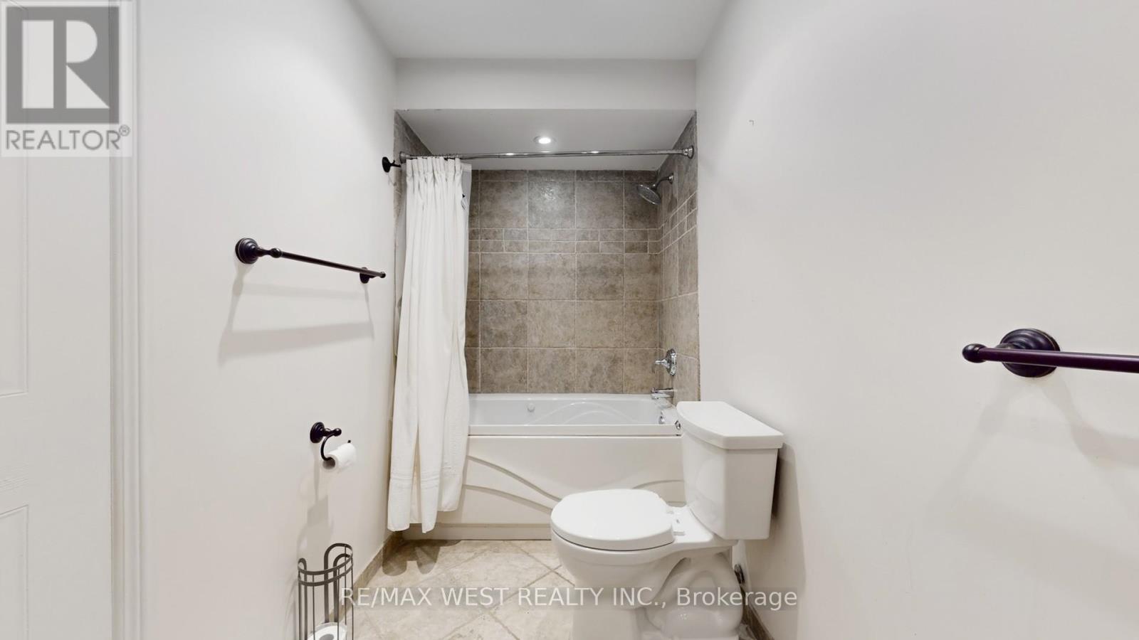 7147 Harding Crescent, Mississauga, Ontario  L5N 5P5 - Photo 15 - W12451330