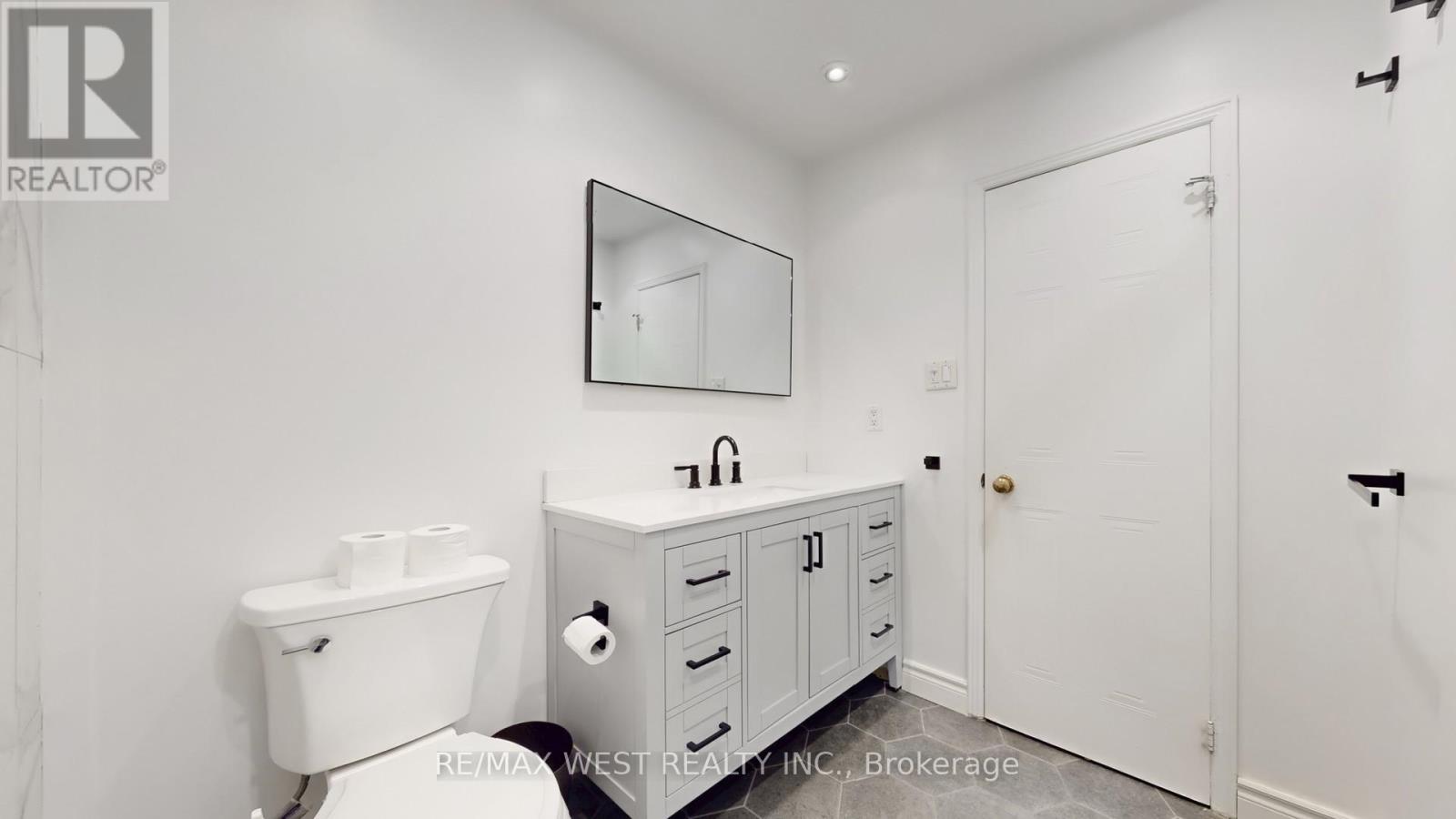 7147 Harding Crescent, Mississauga, Ontario  L5N 5P5 - Photo 18 - W12451330