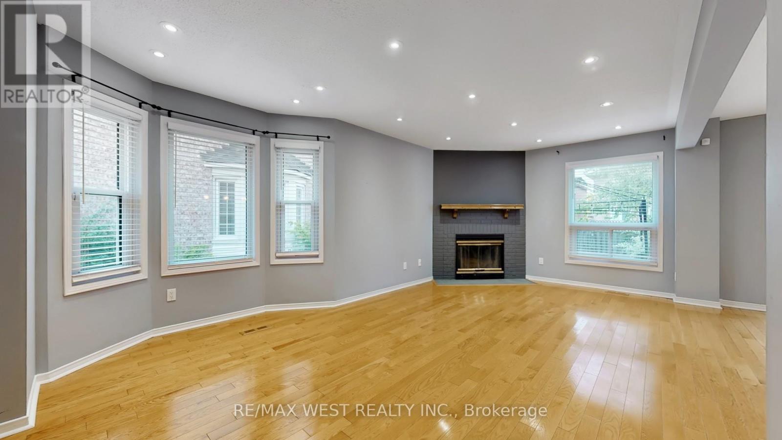 7147 Harding Crescent, Mississauga, Ontario  L5N 5P5 - Photo 5 - W12451330