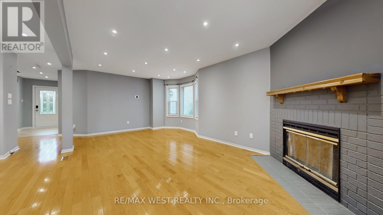 7147 Harding Crescent, Mississauga, Ontario  L5N 5P5 - Photo 6 - W12451330