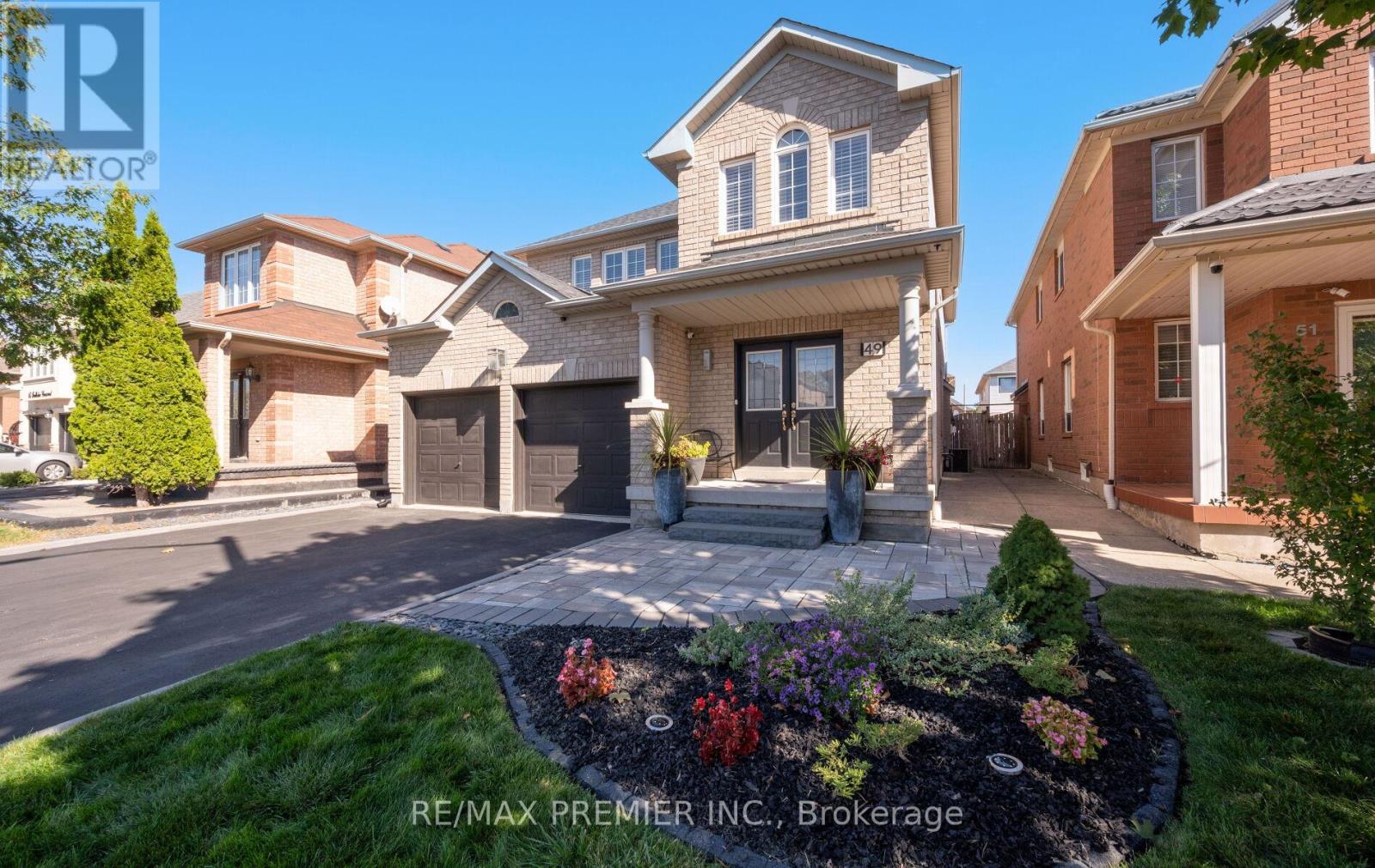 49 FALLSTAR CRESCENT, Brampton, Ontario