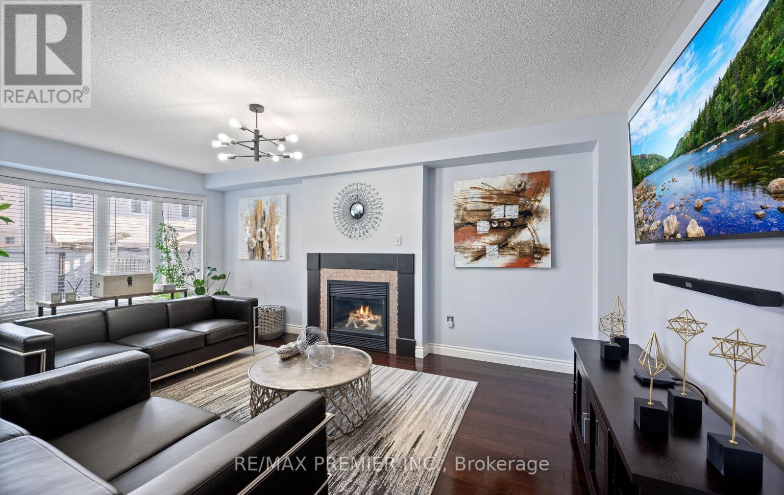 49 Fallstar Crescent, Brampton, Ontario  L7A 2J7 - Photo 11 - W12451349