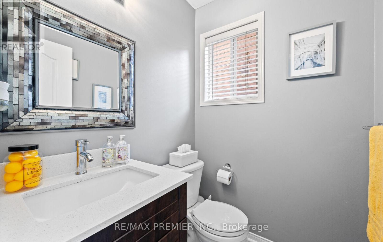 49 Fallstar Crescent, Brampton, Ontario  L7A 2J7 - Photo 18 - W12451349