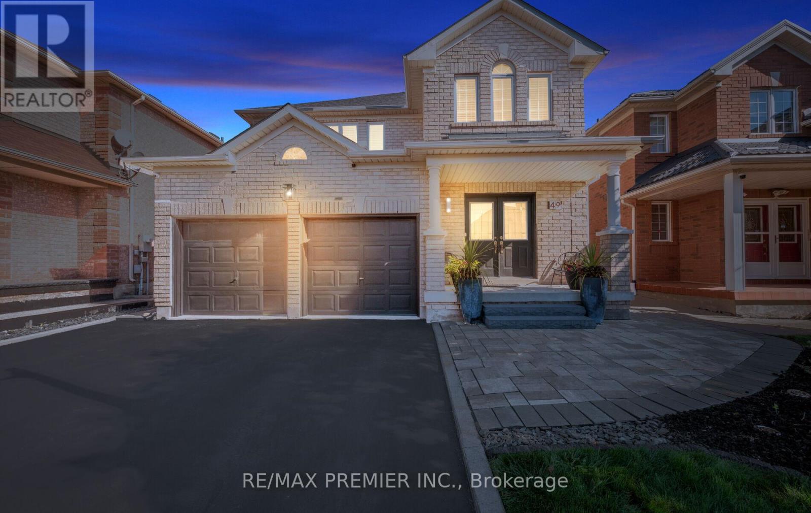 49 Fallstar Crescent, Brampton, Ontario  L7A 2J7 - Photo 2 - W12451349