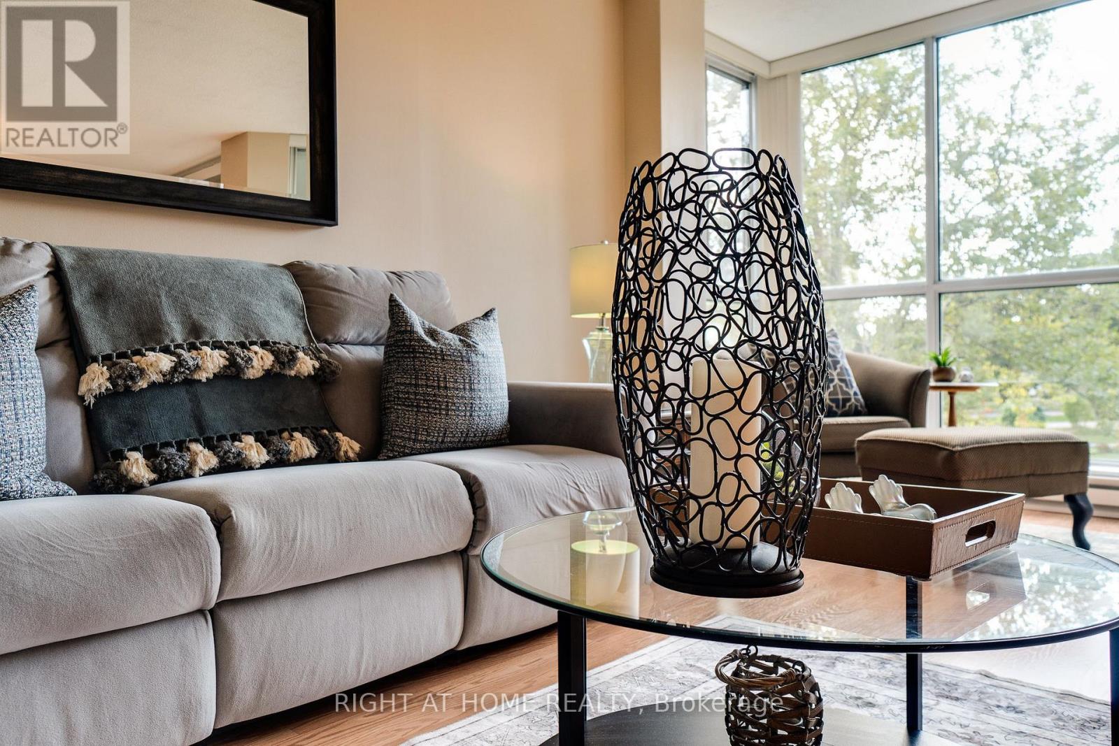 202 - 1071 Queens Avenue, Oakville (Cp College Park), Ontario  L6H 2R5 - Photo 12 - W12451377