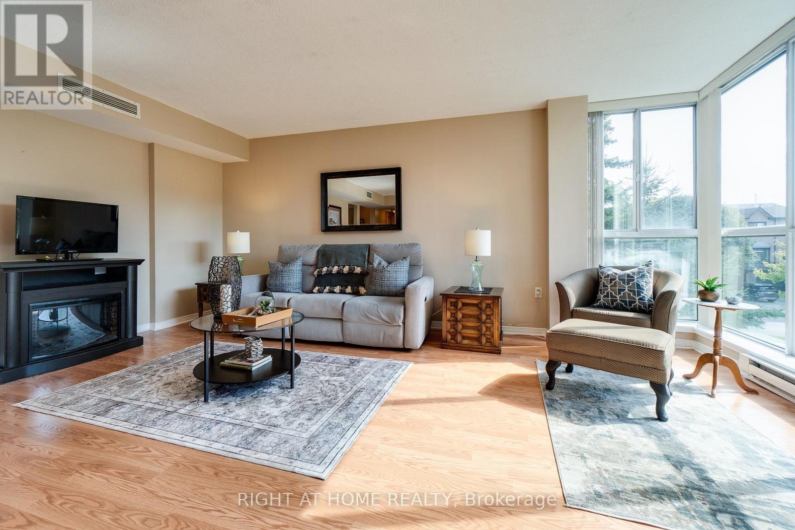 202 - 1071 Queens Avenue, Oakville (Cp College Park), Ontario  L6H 2R5 - Photo 14 - W12451377