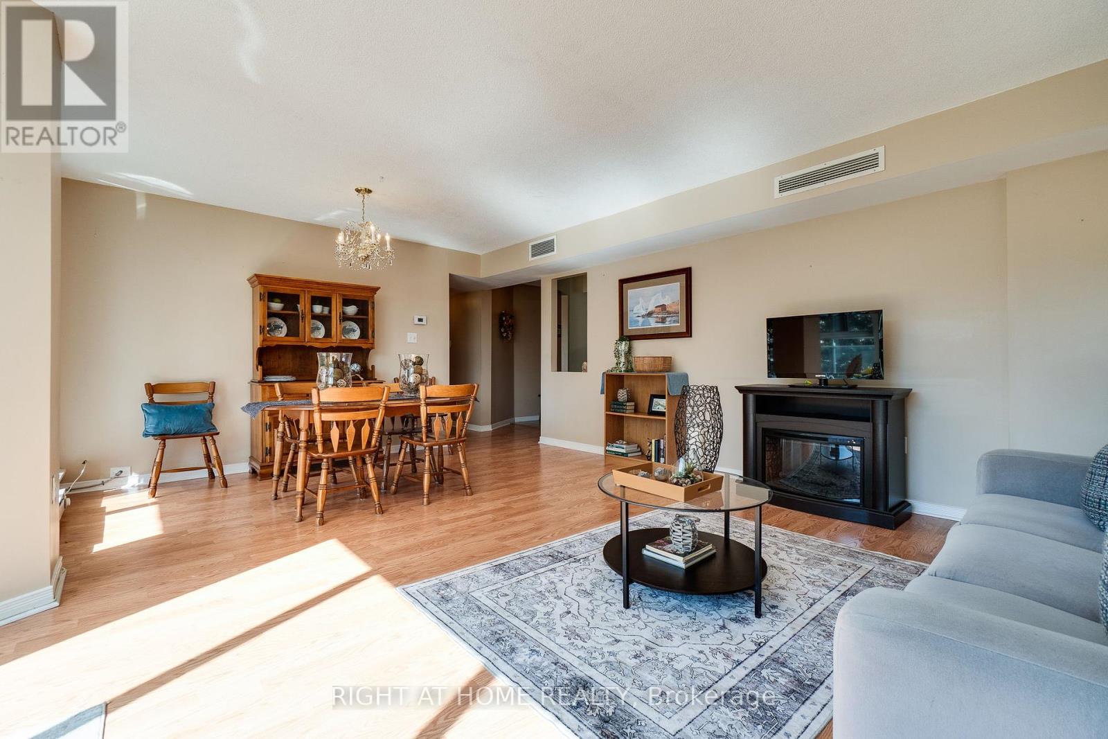202 - 1071 Queens Avenue, Oakville (Cp College Park), Ontario  L6H 2R5 - Photo 16 - W12451377