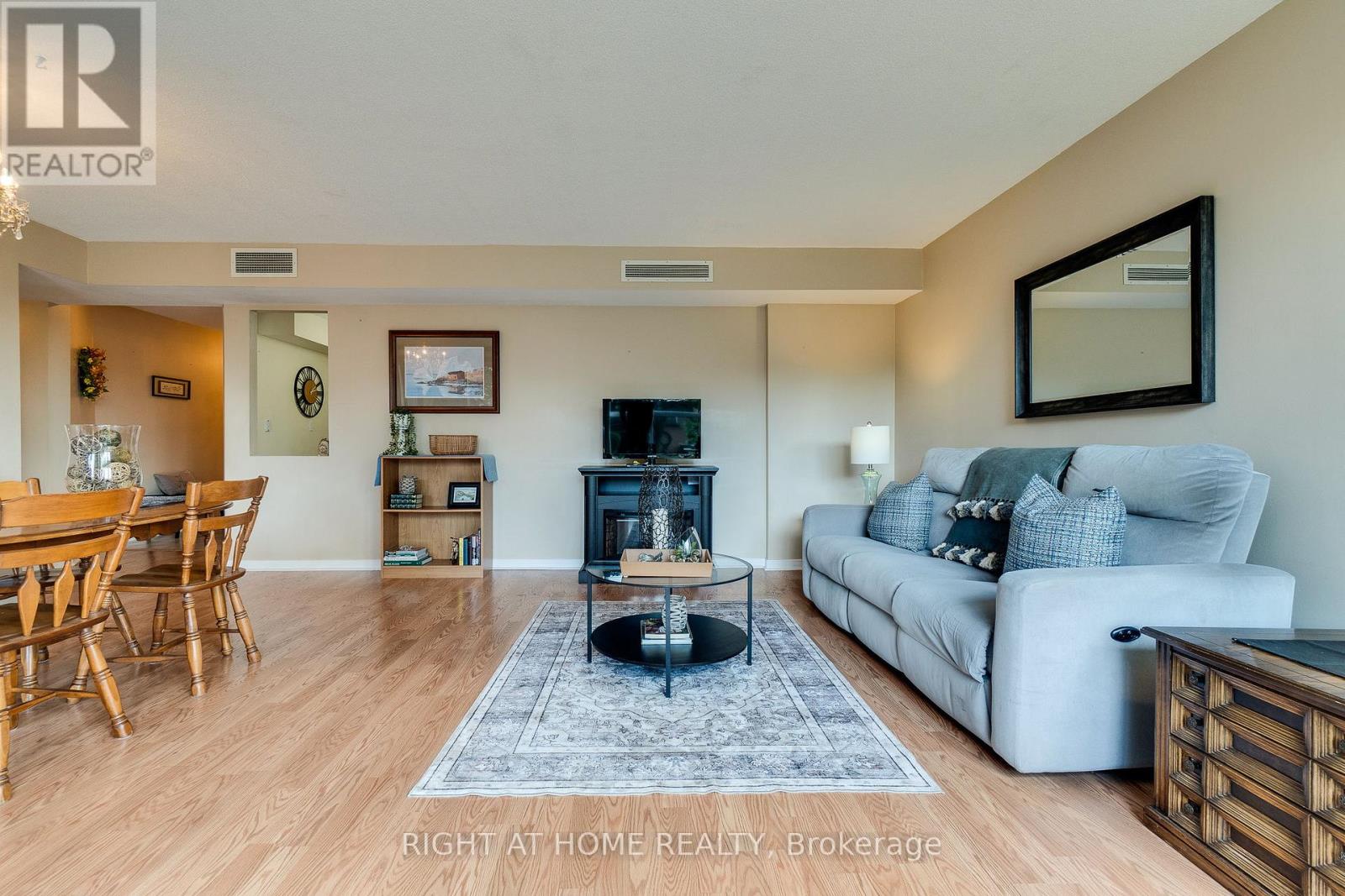 202 - 1071 Queens Avenue, Oakville (Cp College Park), Ontario  L6H 2R5 - Photo 17 - W12451377