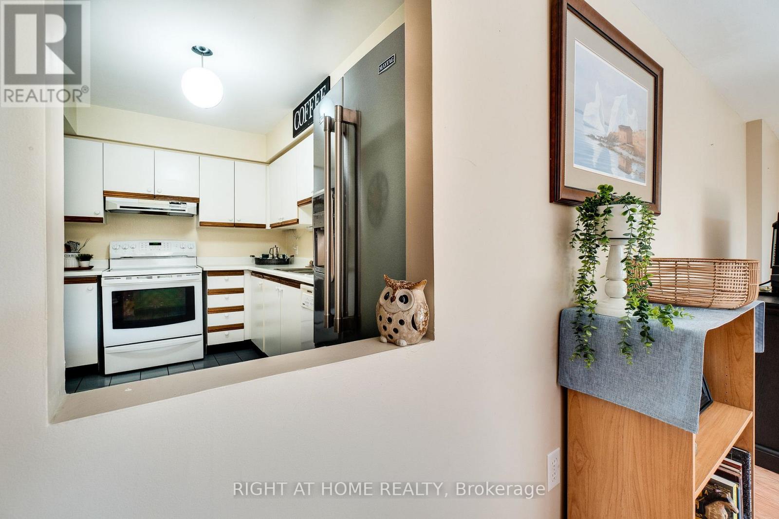 202 - 1071 Queens Avenue, Oakville (Cp College Park), Ontario  L6H 2R5 - Photo 25 - W12451377