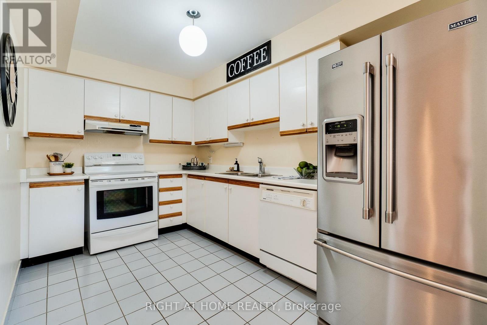 202 - 1071 Queens Avenue, Oakville (Cp College Park), Ontario  L6H 2R5 - Photo 26 - W12451377