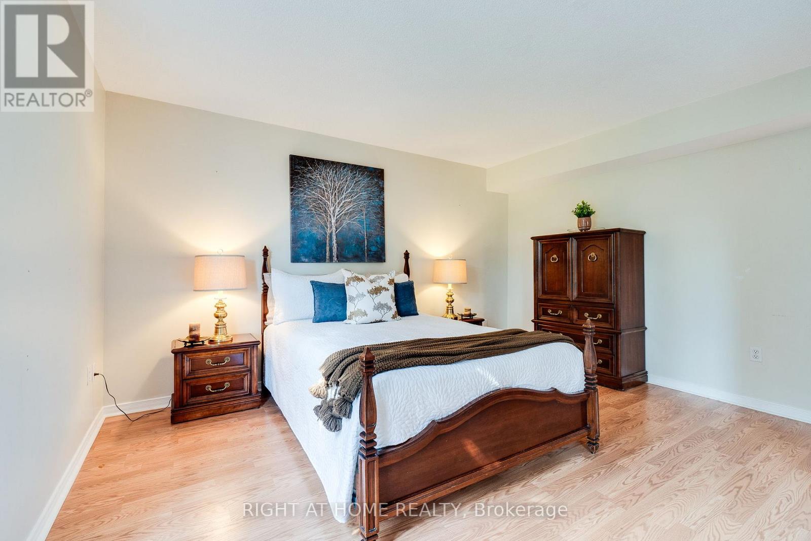 202 - 1071 Queens Avenue, Oakville (Cp College Park), Ontario  L6H 2R5 - Photo 31 - W12451377