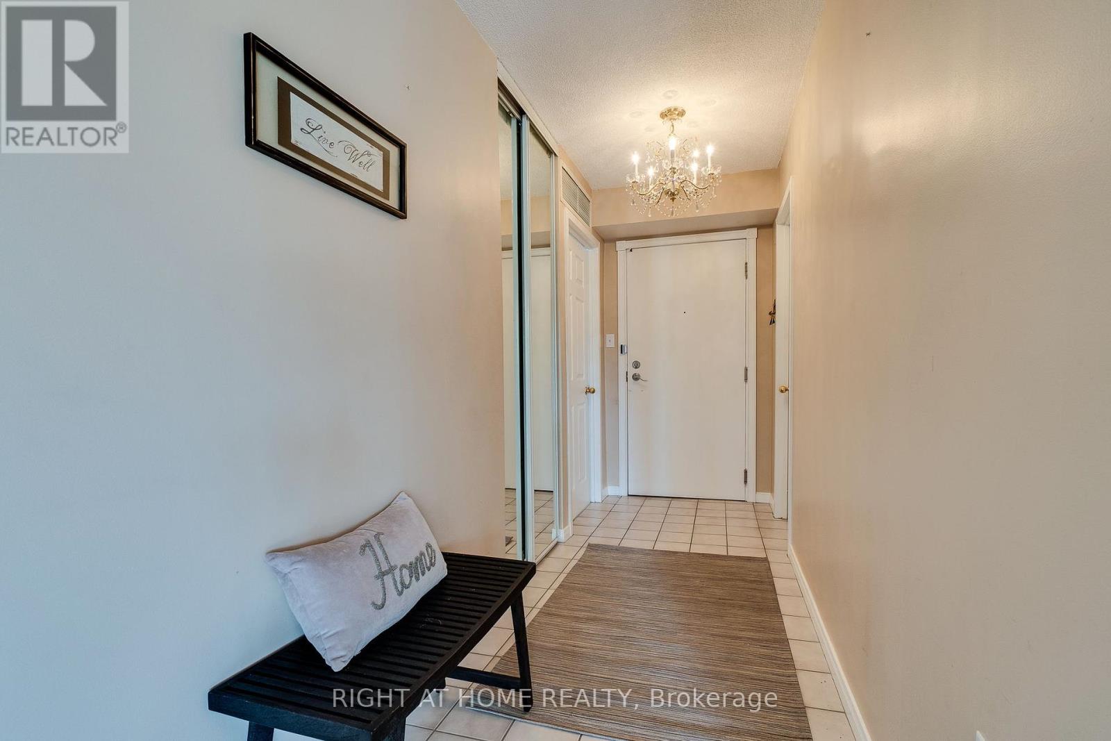 202 - 1071 Queens Avenue, Oakville (Cp College Park), Ontario  L6H 2R5 - Photo 6 - W12451377