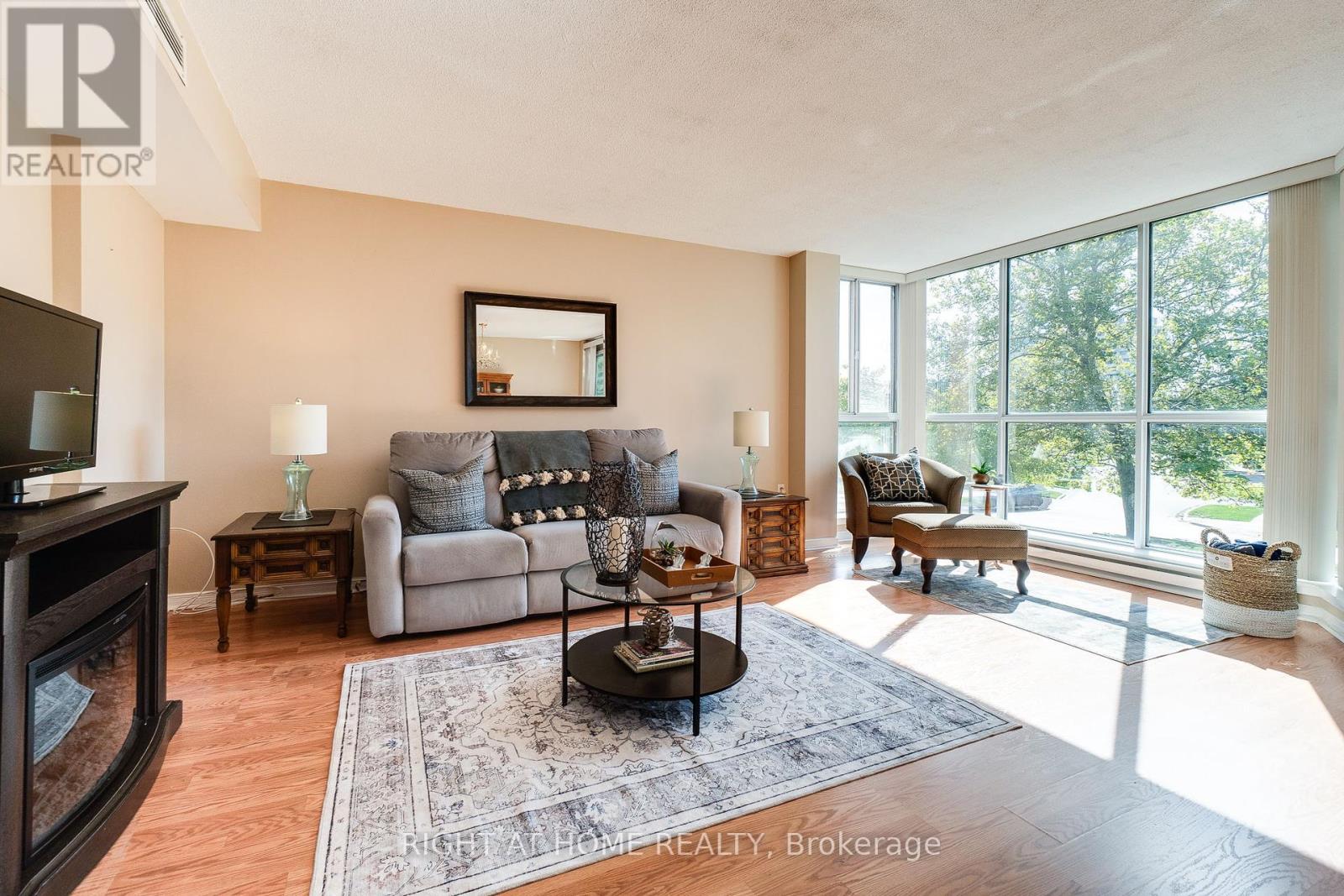 202 - 1071 Queens Avenue, Oakville (Cp College Park), Ontario  L6H 2R5 - Photo 9 - W12451377