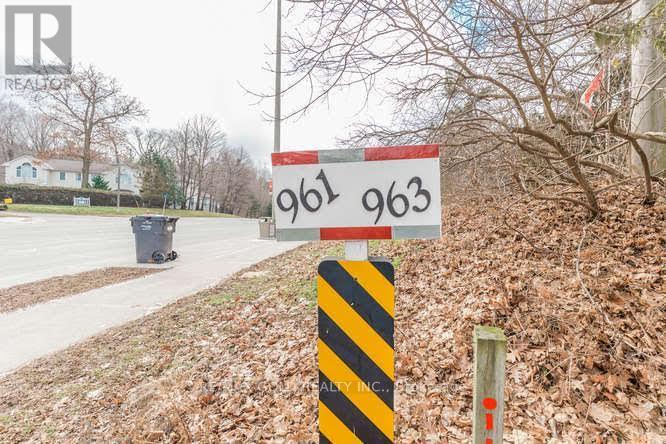 961 Lakeshore Road W, Mississauga (Lorne Park), Ontario  L5H 1H8 - Photo 1 - W12451387