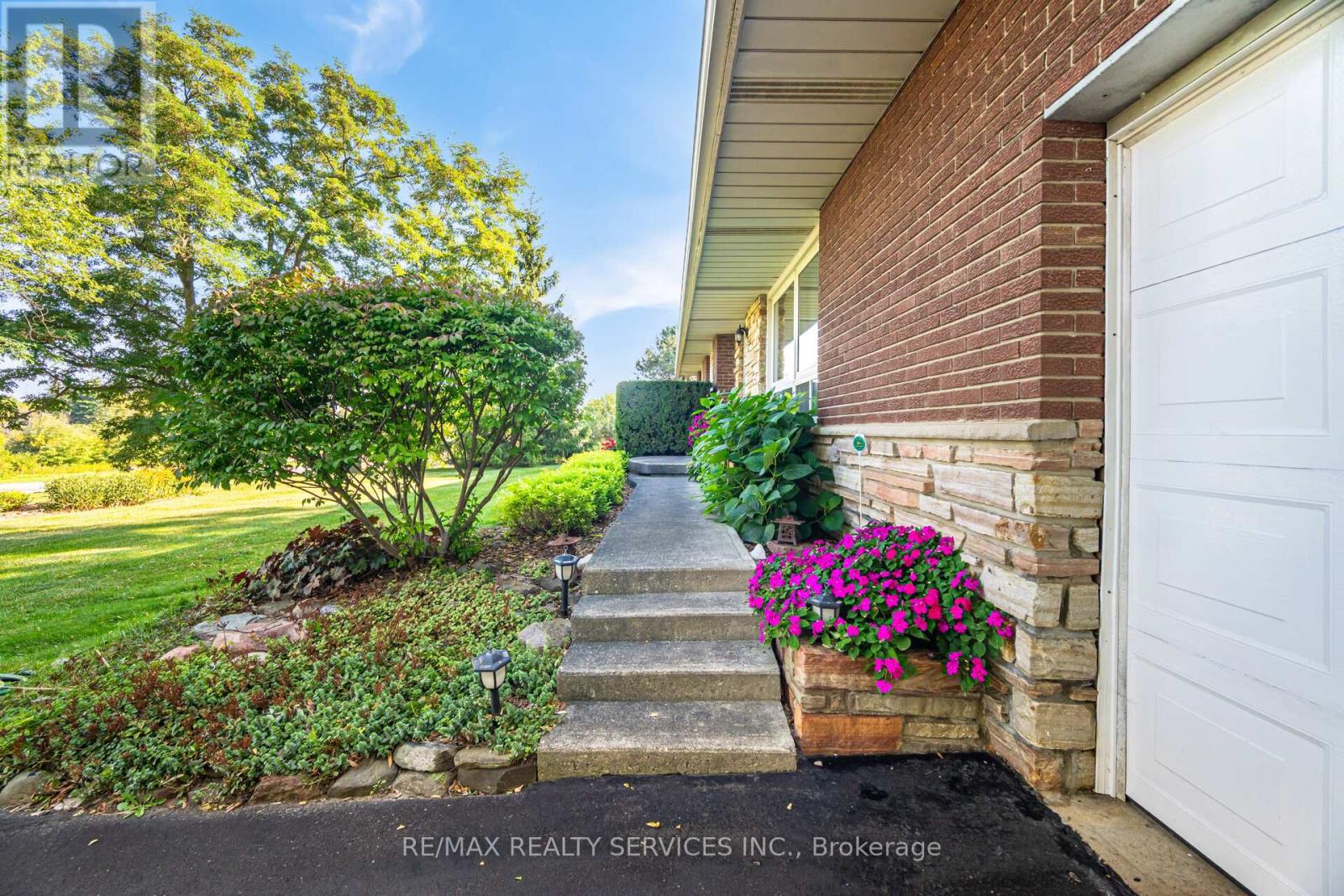3173 Mayfield Road, Brampton (Snelgrove), Ontario  L6Z 4P9 - Photo 11 - W12451431