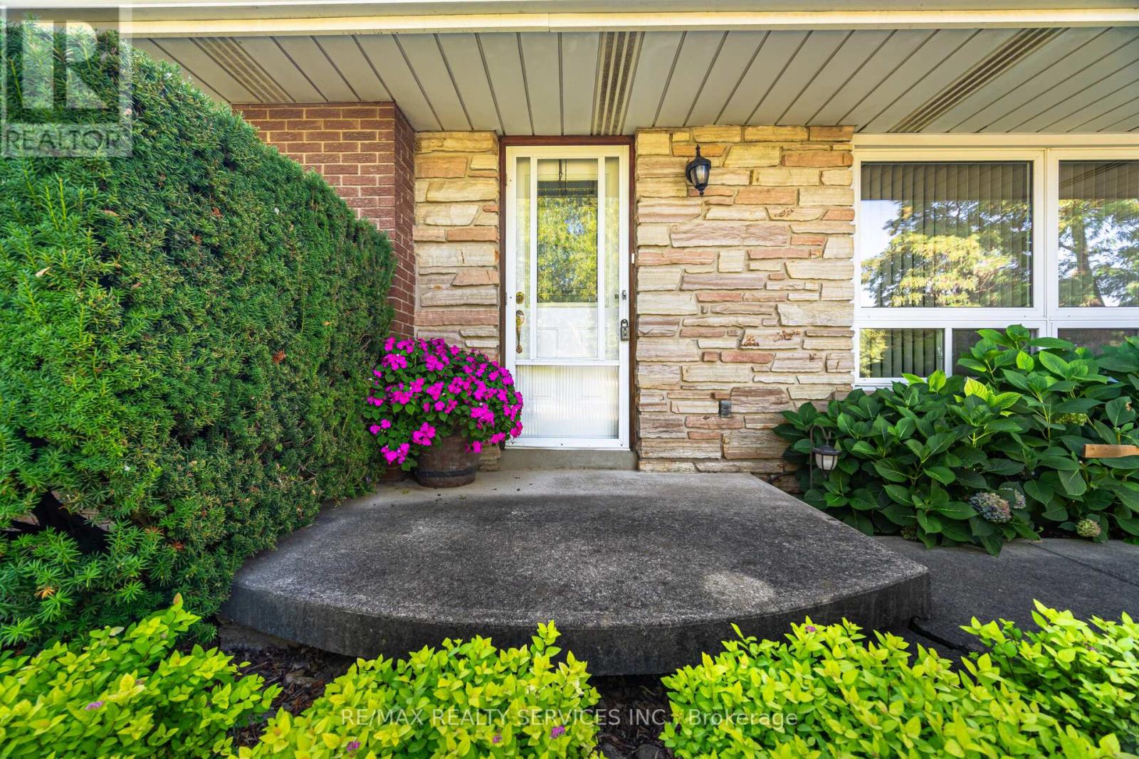 3173 Mayfield Road, Brampton (Snelgrove), Ontario  L6Z 4P9 - Photo 12 - W12451431