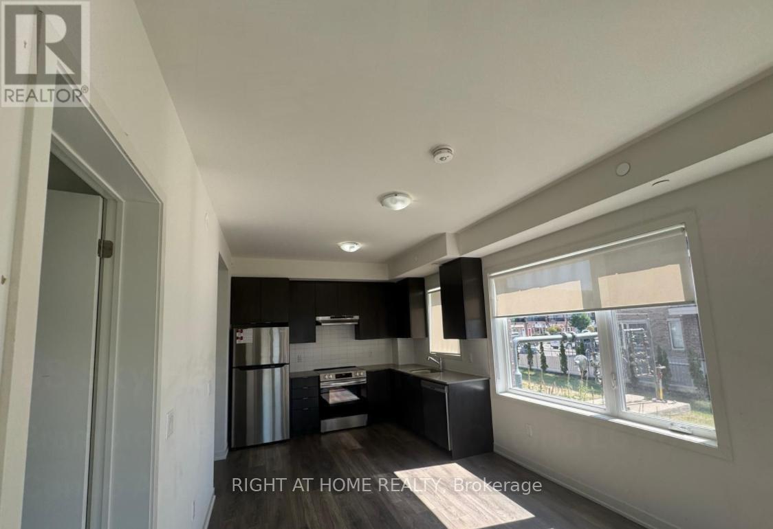 105 - 58 Sky Harbour Drive, Brampton, Ontario  L6Y 0C1 - Photo 4 - W12451437