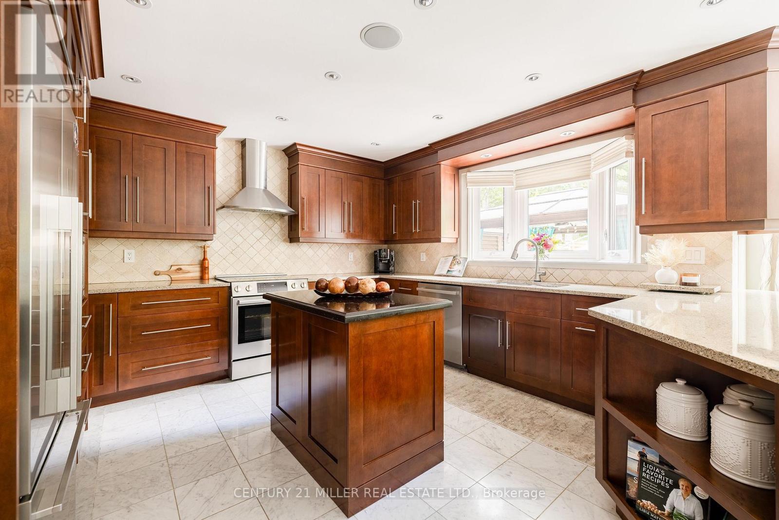 1213 Bowman Drive, Oakville, Ontario  L6M 2T4 - Photo 9 - W12384912