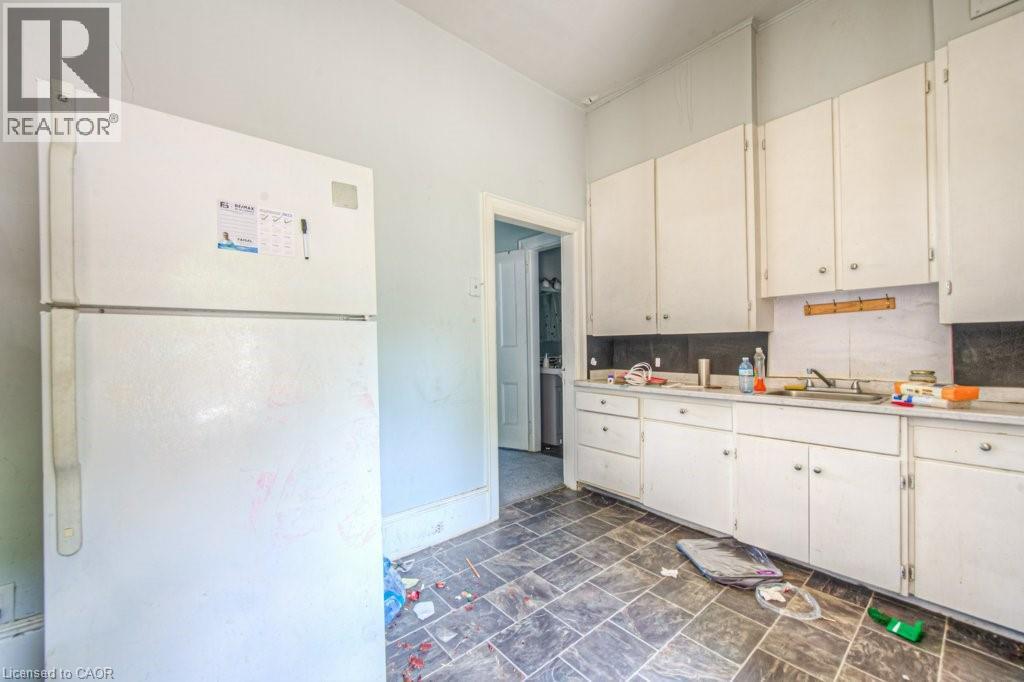 245 Ainslie Street S, Cambridge, Ontario  N1R 3L2 - Photo 8 - 40777486
