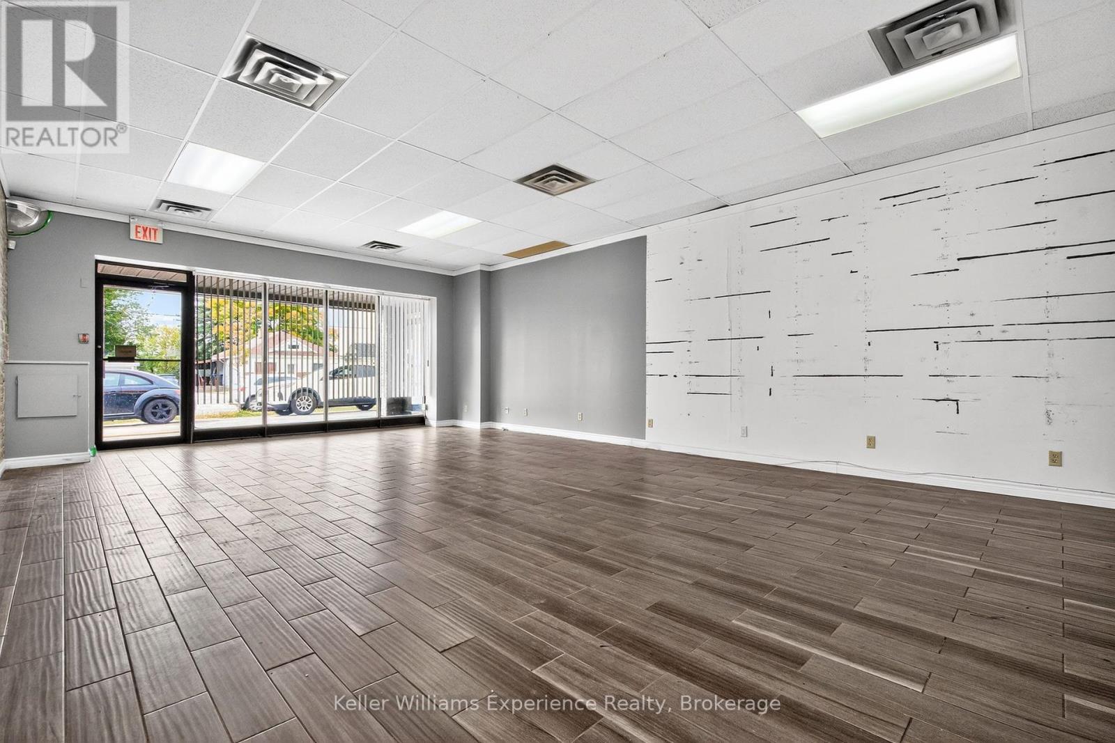 3 - 175 Main Street, Penetanguishene, Ontario  L9M 1L8 - Photo 8 - S12451465
