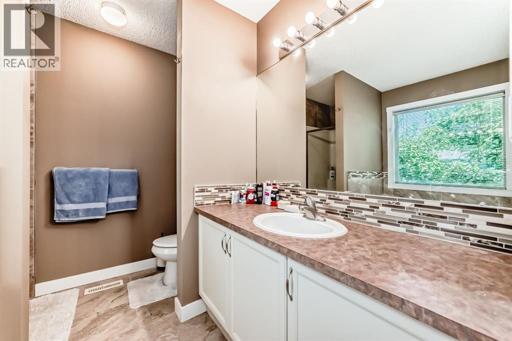 156 Westcreek Pond, Chestermere, Alberta  T1X 1H4 - Photo 15 - A2244857