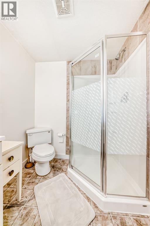 156 Westcreek Pond, Chestermere, Alberta  T1X 1H4 - Photo 30 - A2244857