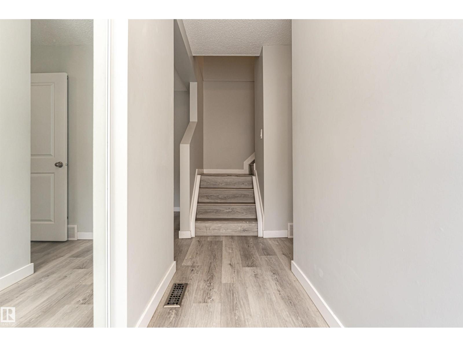 120 Kaskitayo Ct Nw, Edmonton, Alberta  T6J 3T3 - Photo 10 - E4460405