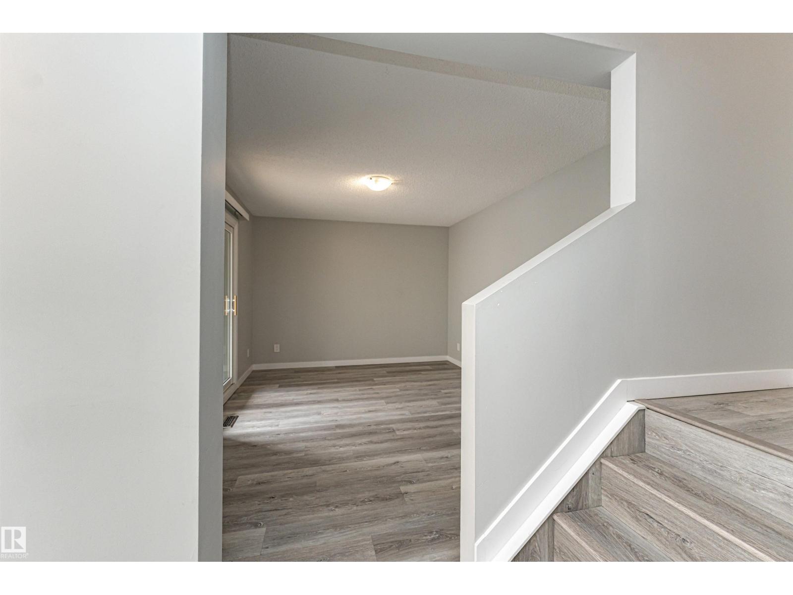 120 Kaskitayo Ct Nw, Edmonton, Alberta  T6J 3T3 - Photo 11 - E4460405