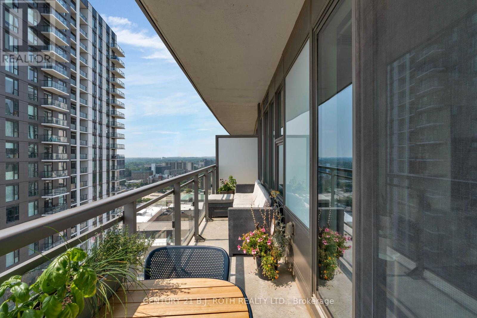 1507 - 85 Duke Street W, Kitchener, Ontario  N2H 0B7 - Photo 10 - X12451332