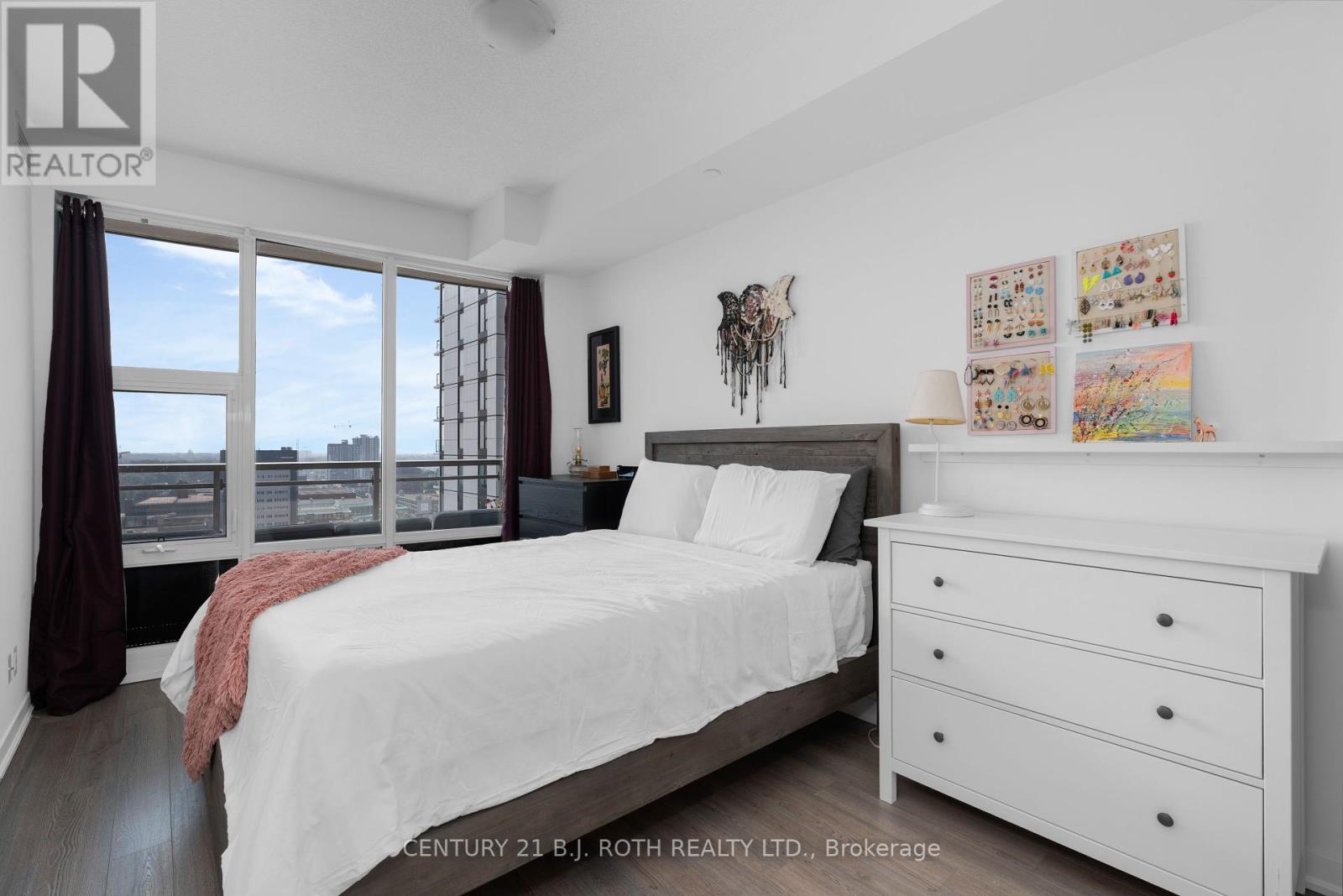 1507 - 85 Duke Street W, Kitchener, Ontario  N2H 0B7 - Photo 12 - X12451332