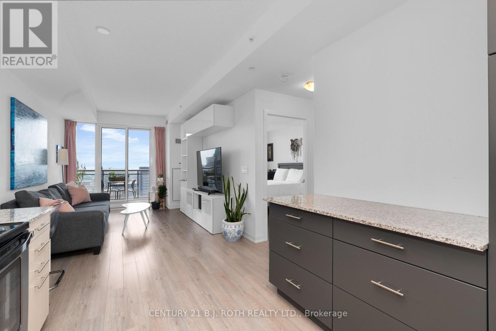 1507 - 85 Duke Street W, Kitchener, Ontario  N2H 0B7 - Photo 6 - X12451332