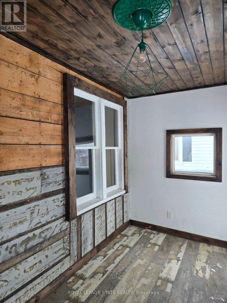 347 Birmingham Street, Stratford, Ontario  N5A 2T9 - Photo 5 - X12451335