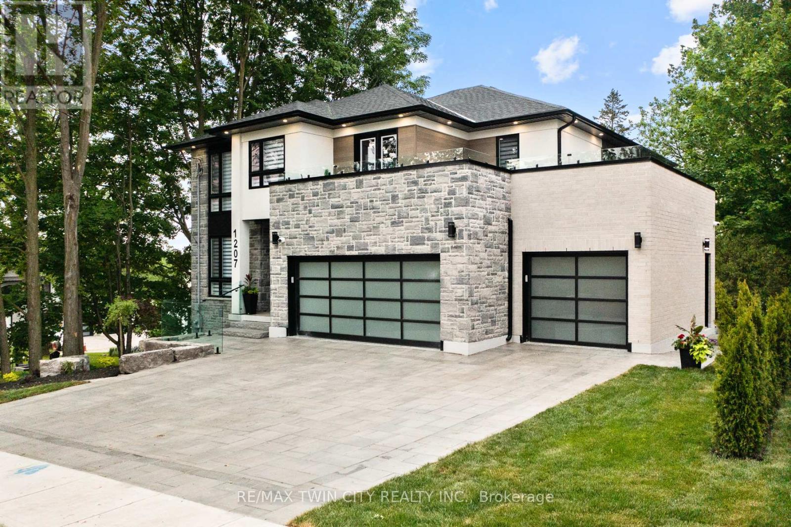 1207 Queen St Street N, Wilmot, Ontario  N0B 2E0 - Photo 1 - X12451336