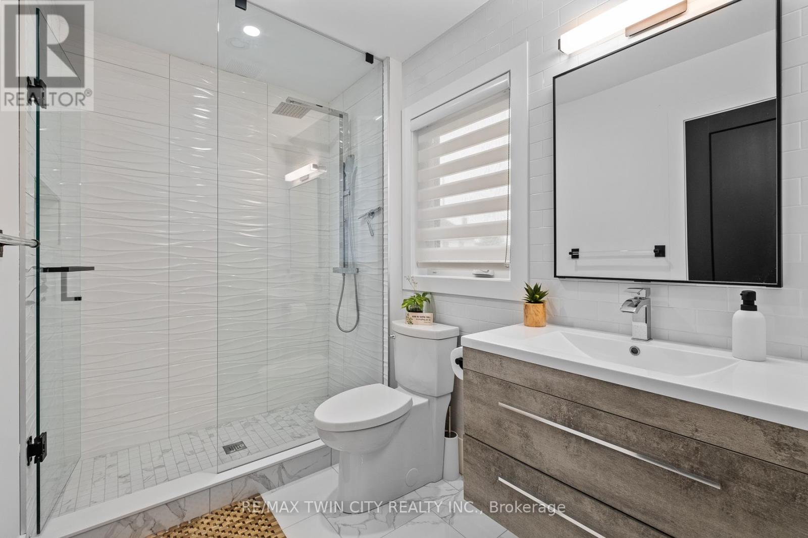 1207 Queen St Street N, Wilmot, Ontario  N0B 2E0 - Photo 26 - X12451336