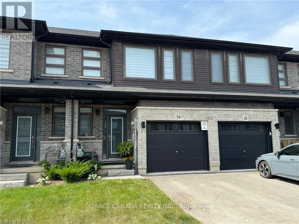39 June Callwood Way, Brantford, Ontario  N3T 0V1 - Photo 2 - X12451353