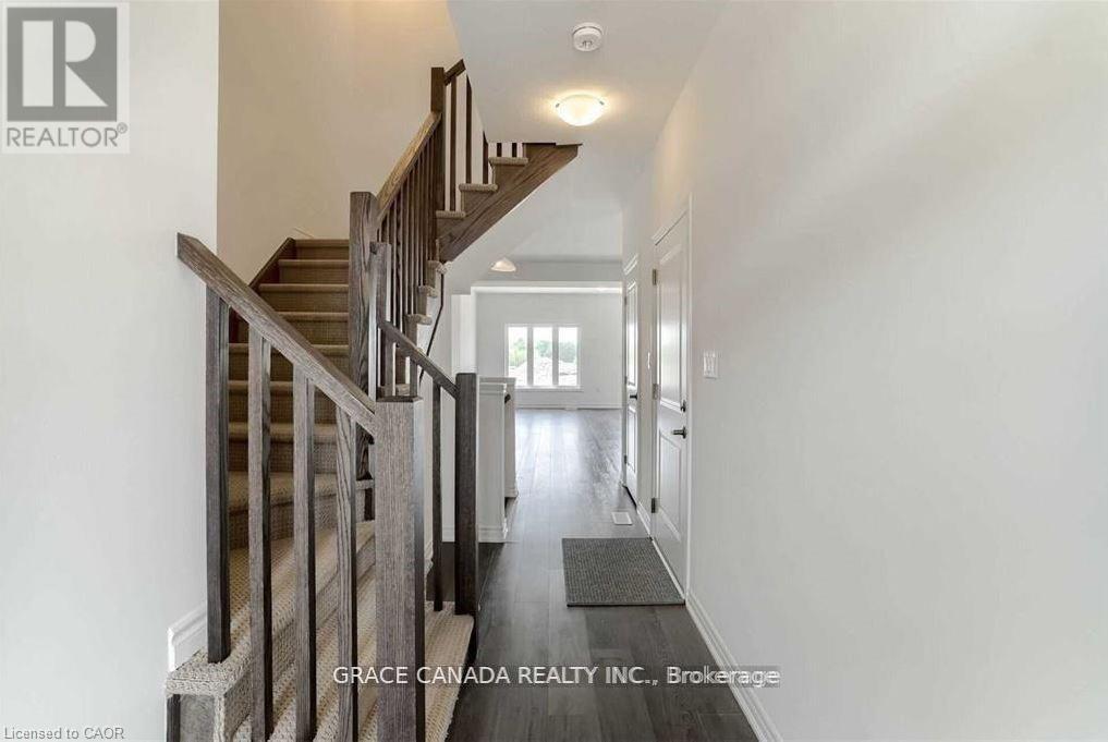 39 June Callwood Way, Brantford, Ontario  N3T 0V1 - Photo 3 - X12451353