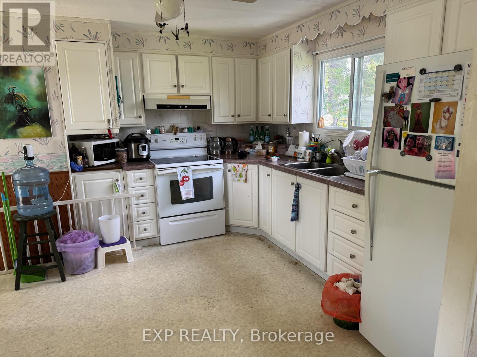 15 Park Crescent, Kawartha Lakes (Lindsay), Ontario  K9V 4R1 - Photo 8 - X12451394