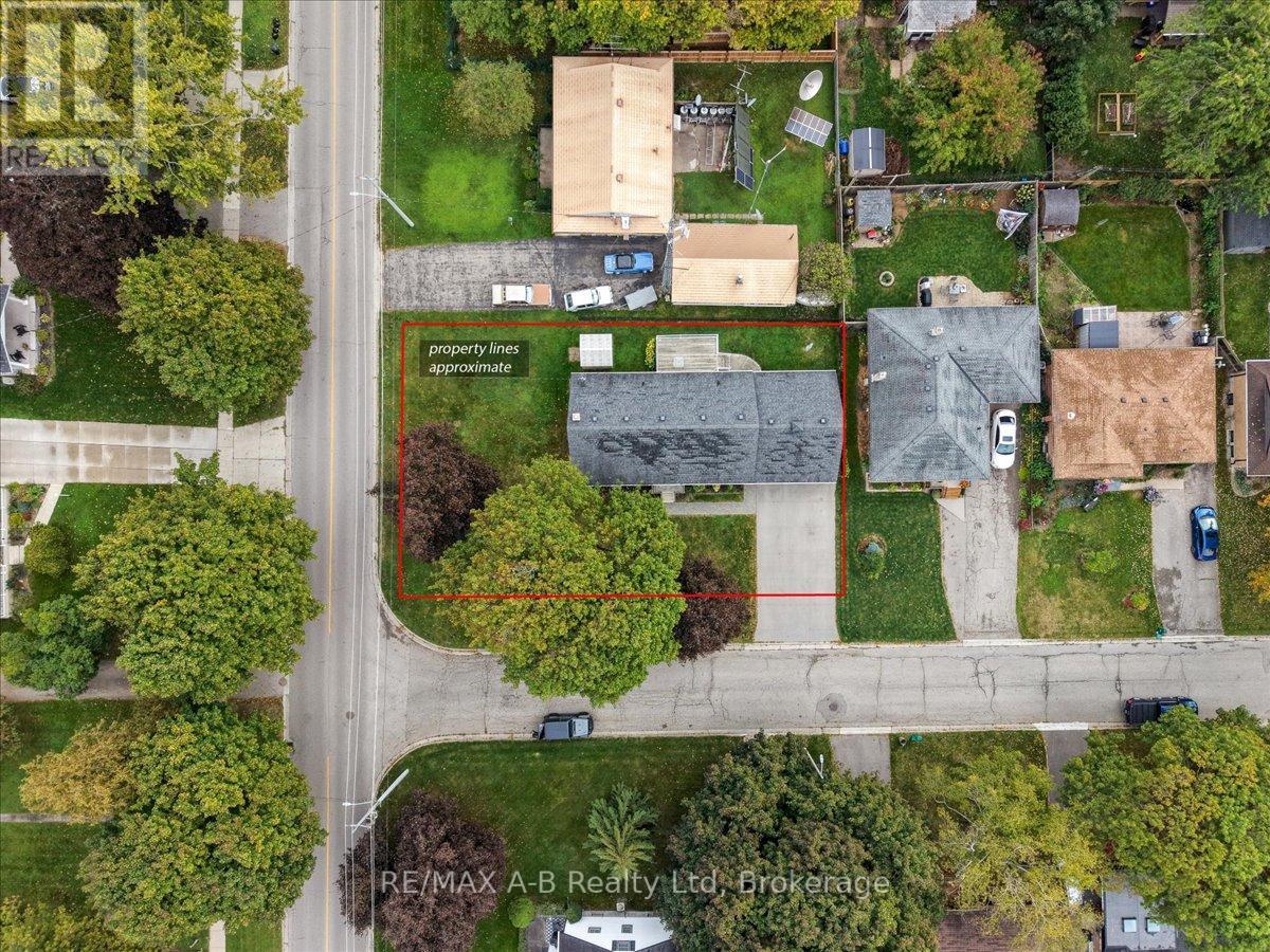 5 Mcdonald Street, Stratford, Ontario  N5A 4W4 - Photo 1 - X12451511