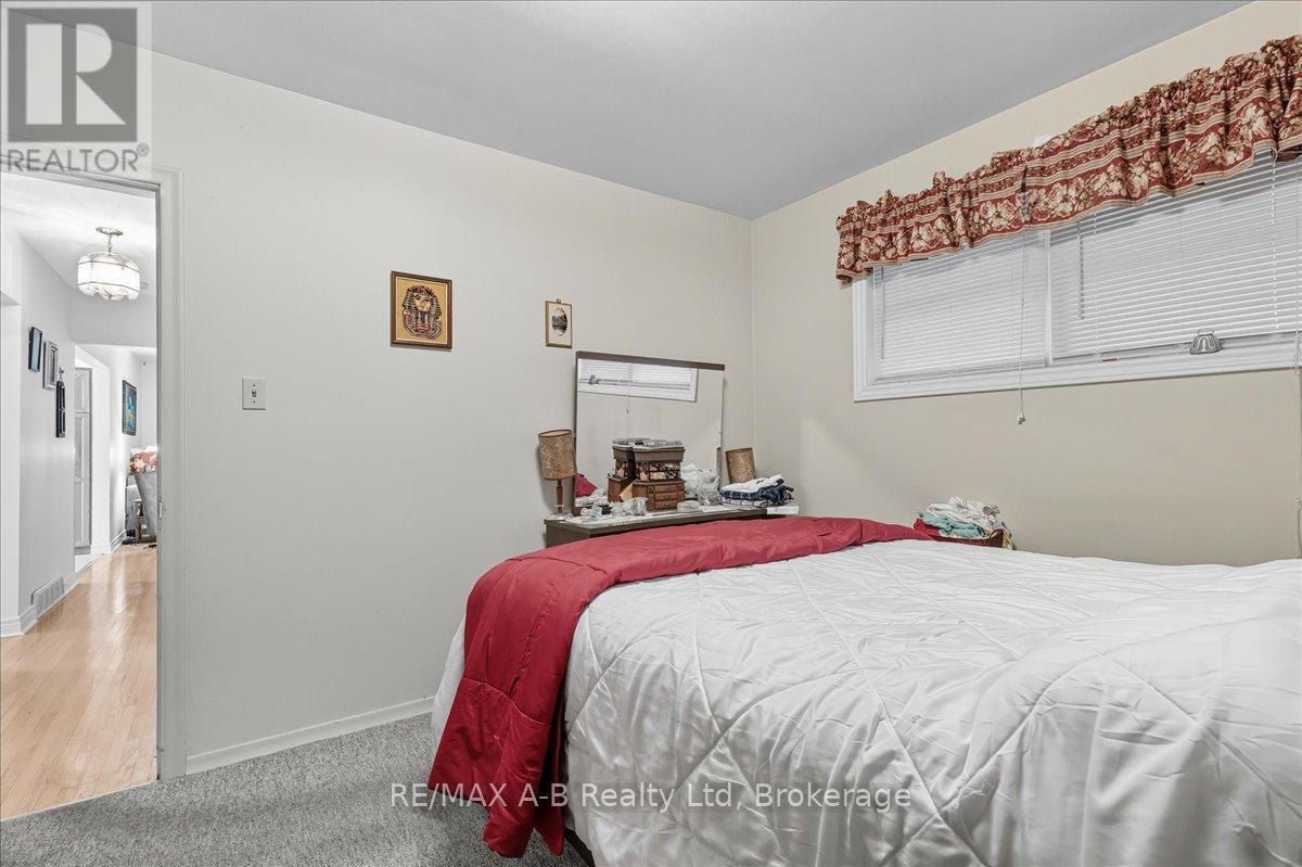 5 Mcdonald Street, Stratford, Ontario  N5A 4W4 - Photo 21 - X12451511