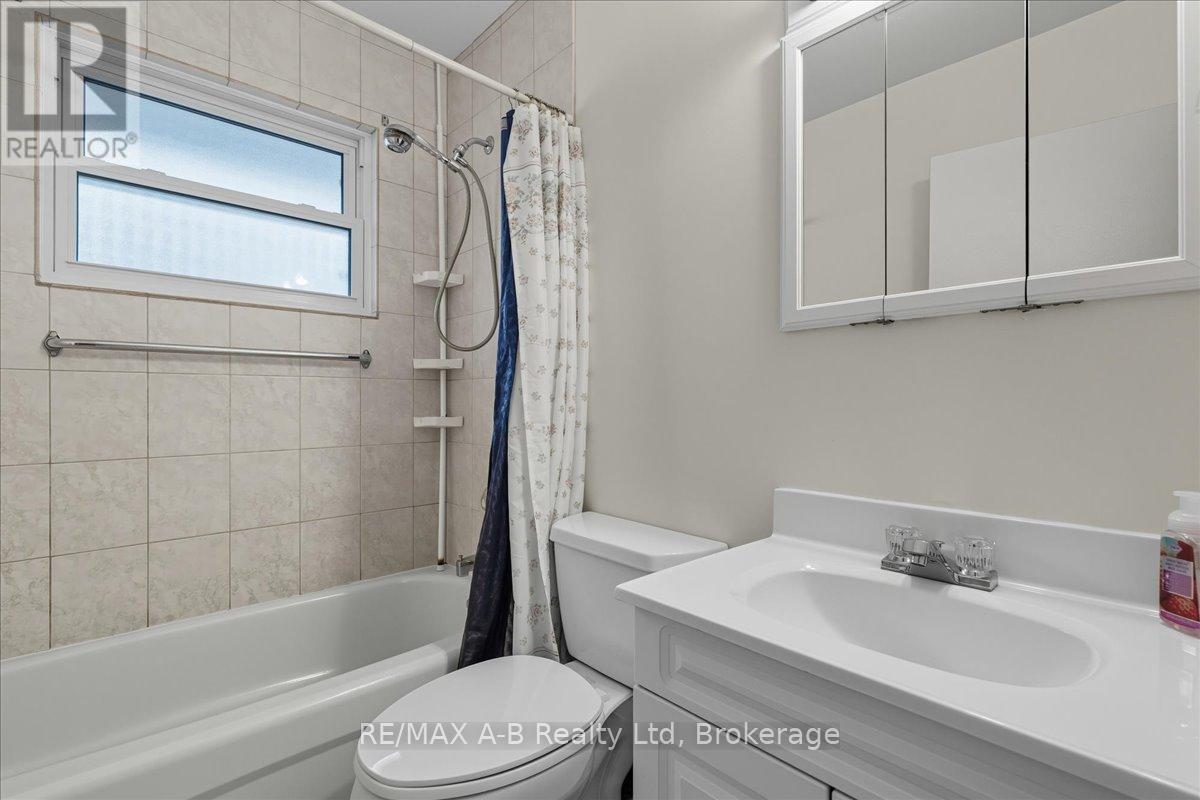 5 Mcdonald Street, Stratford, Ontario  N5A 4W4 - Photo 24 - X12451511