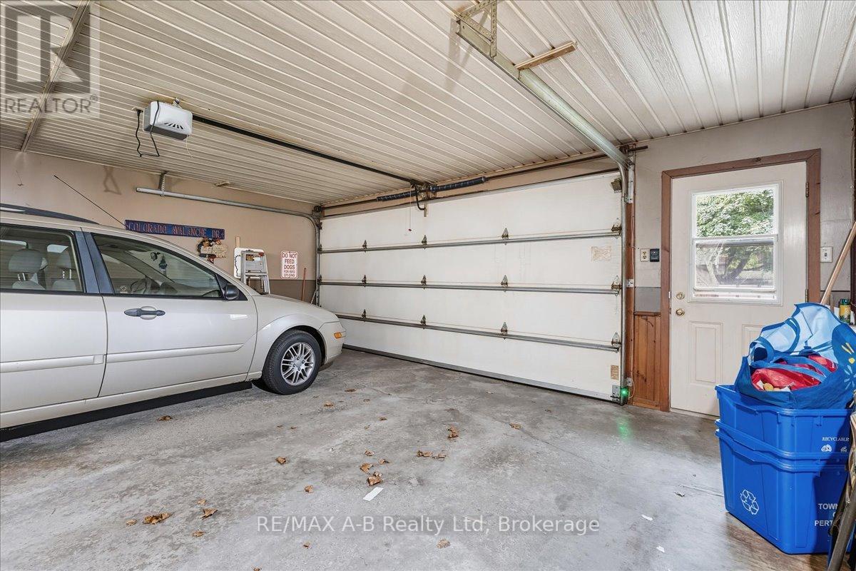5 Mcdonald Street, Stratford, Ontario  N5A 4W4 - Photo 25 - X12451511
