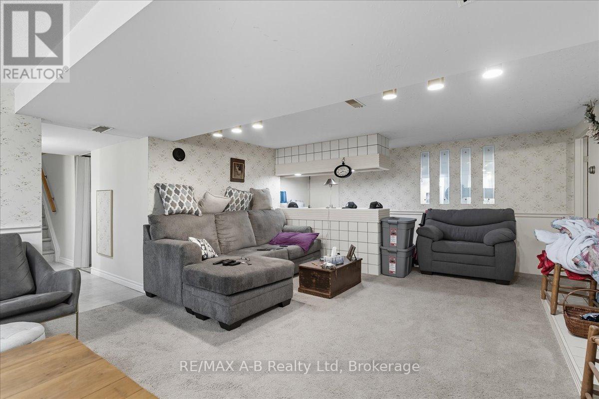 5 Mcdonald Street, Stratford, Ontario  N5A 4W4 - Photo 32 - X12451511