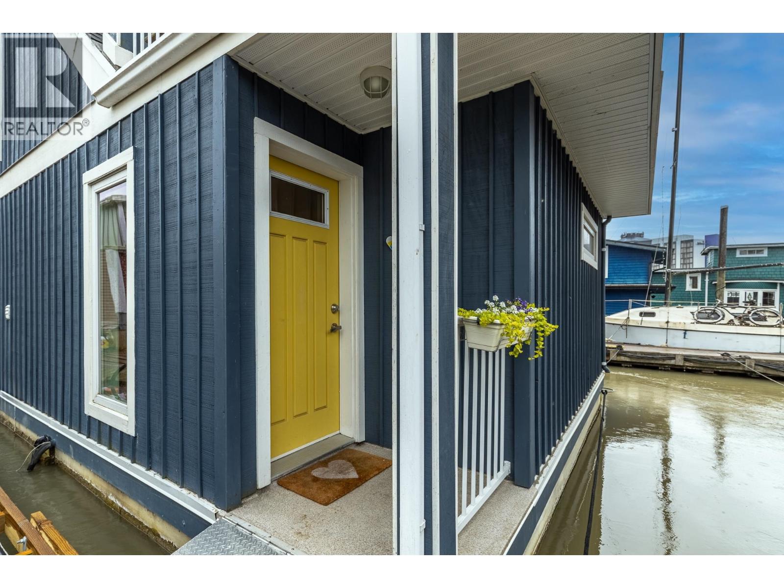 6w2 8191 River Road, Richmond, British Columbia  V6X 1X8 - Photo 2 - R3003585