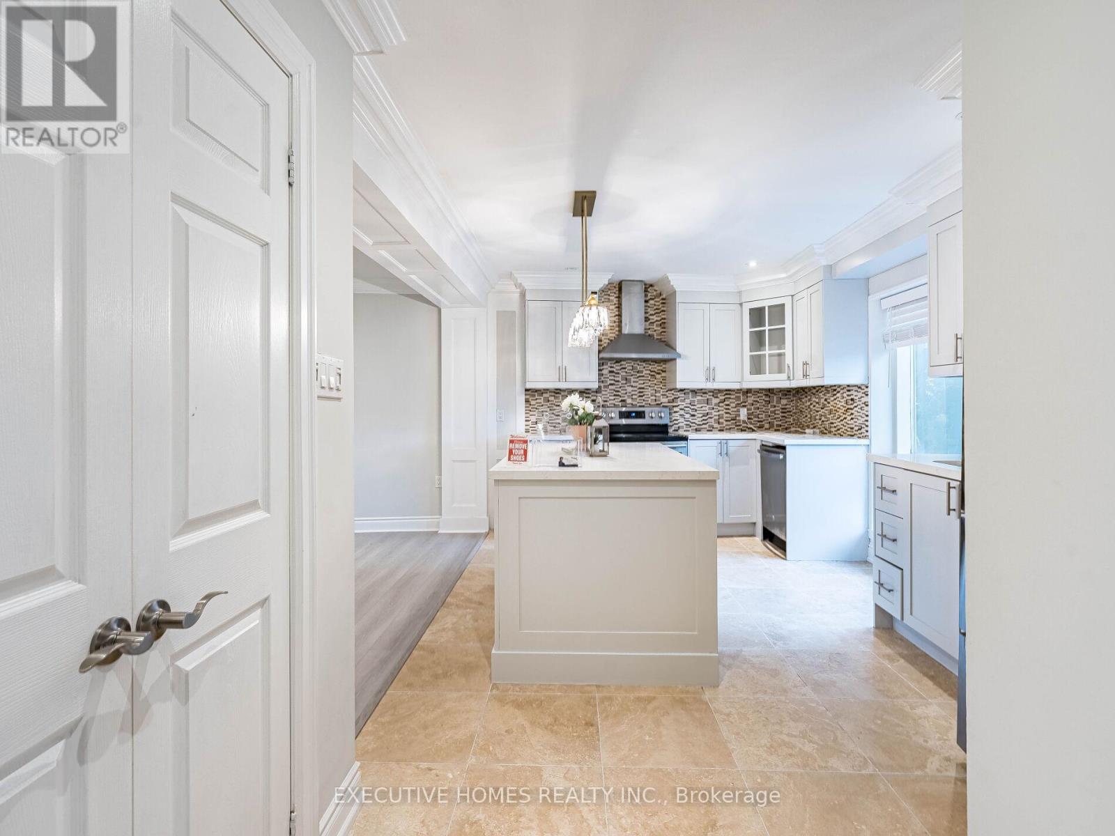 210 - 55 Rameau Drive E, Toronto (Hillcrest Village), Ontario  M2H 1T6 - Photo 10 - C12451084