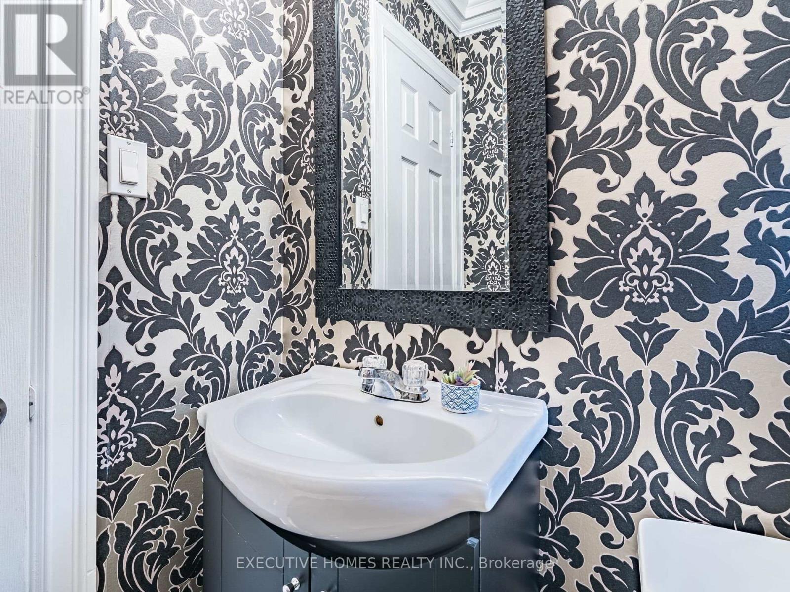 210 - 55 Rameau Drive E, Toronto (Hillcrest Village), Ontario  M2H 1T6 - Photo 28 - C12451084